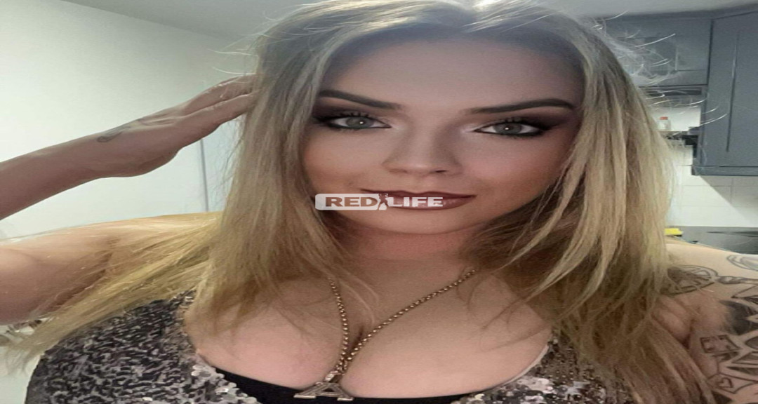 Hi I'm a fit busty