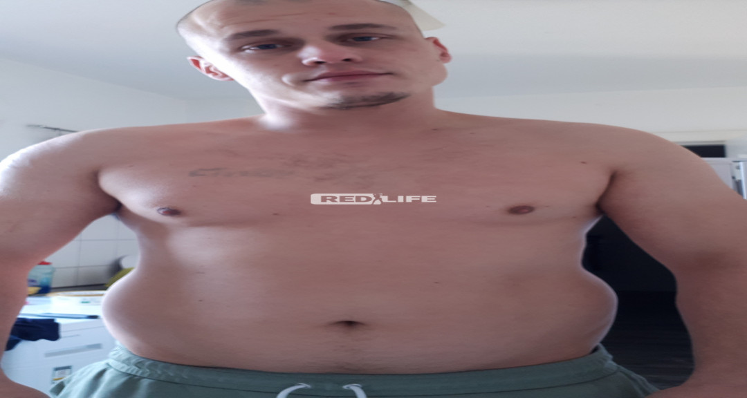 Ich bin Dennis 33.
180 cm