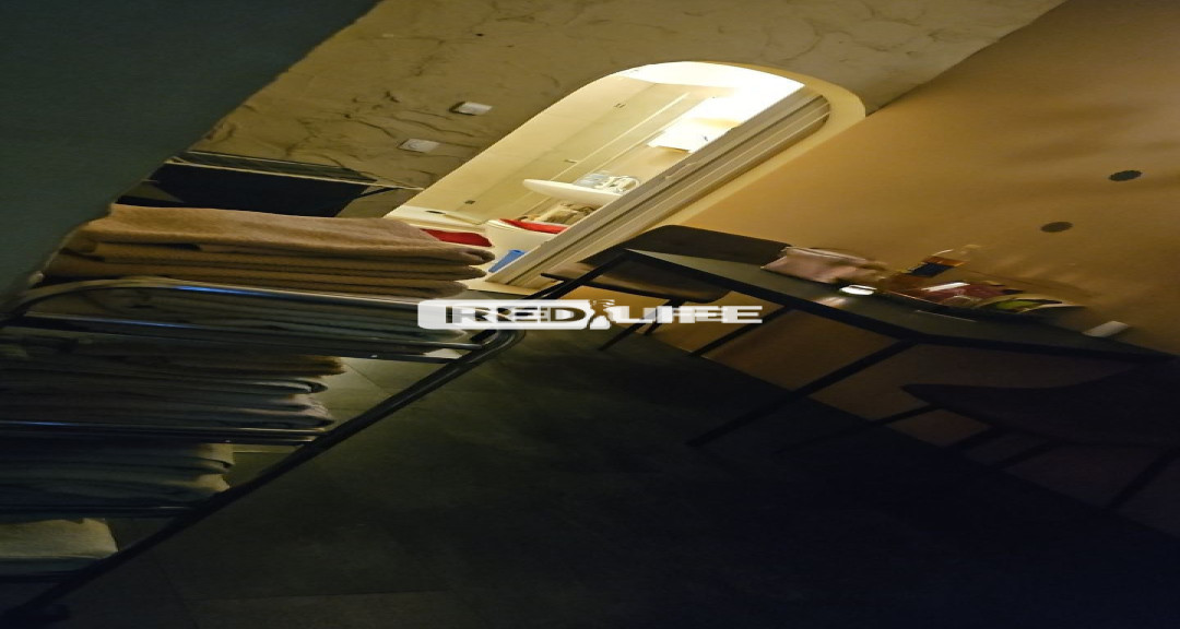 Kedves L&aacute;nyok, H&ouml;lgyek. Mi&eacute;rt is