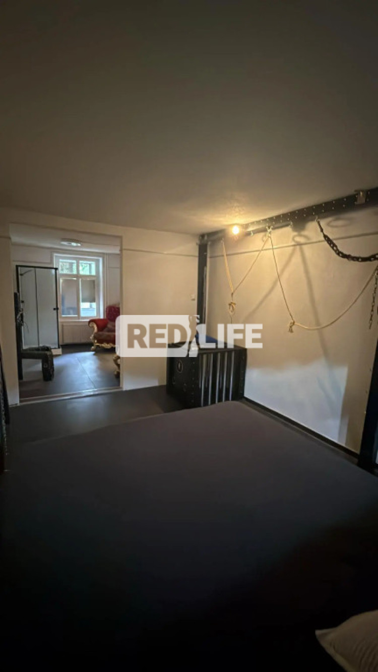 50/50 eigenes Zimmer Schweizer Inhaber