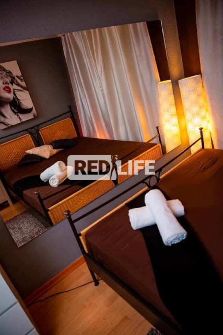 erfahrene Besitzerin Escort-Job Joy Models