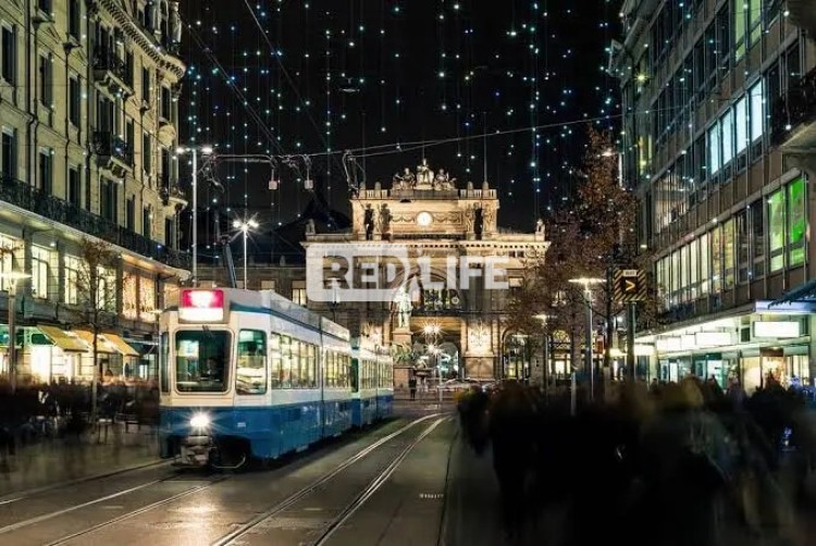 Erotikarbeit Kabinenarbeit Laufhaus Zürich Schaufenster